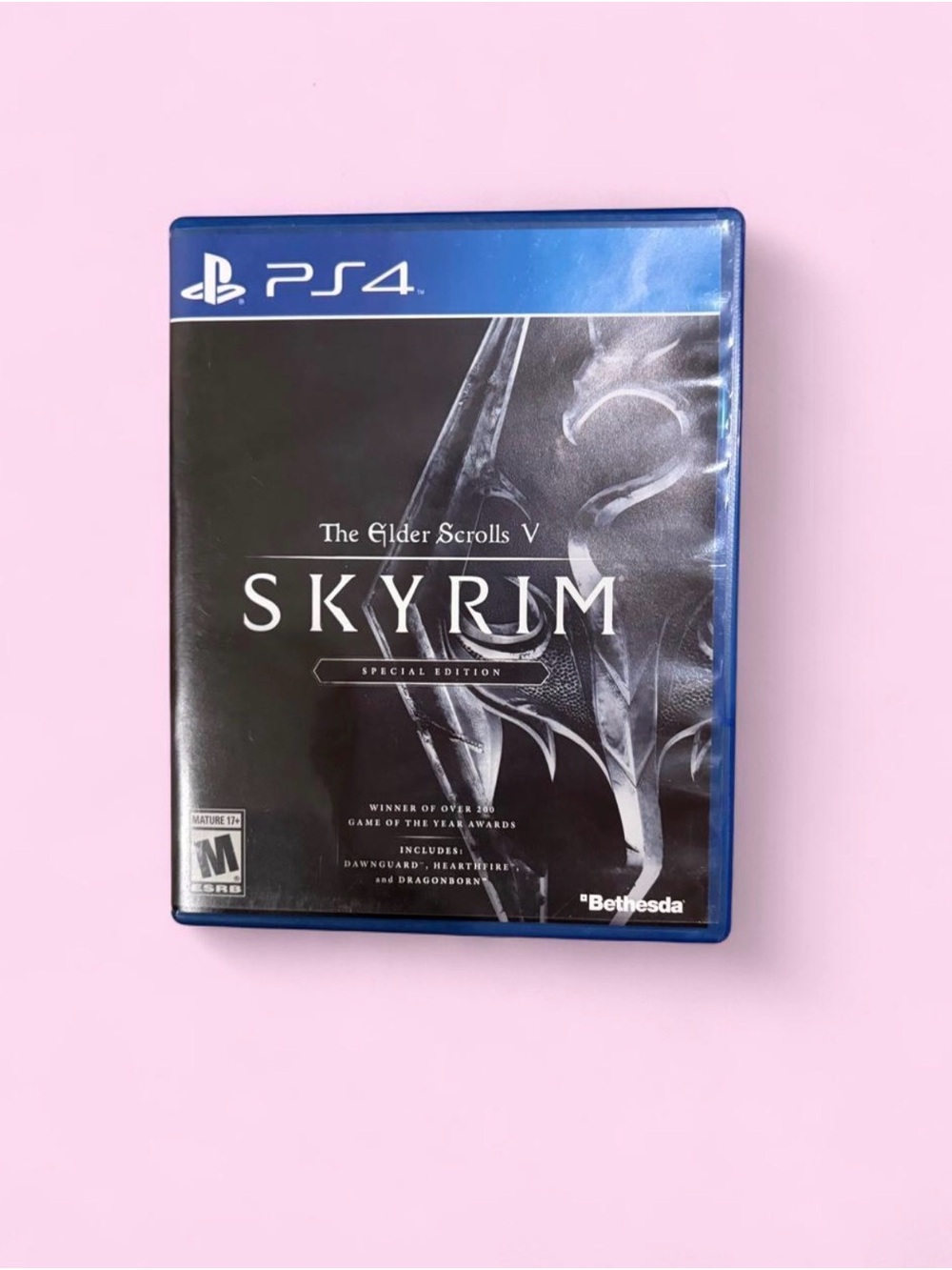 Sony PS4 Skyrim Special Edition - Black Cover with Blue Case